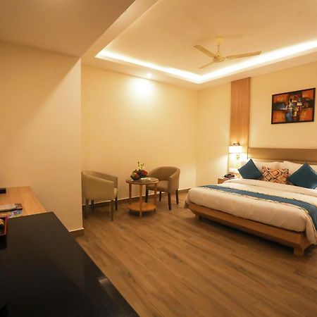 Elora Lords Eco Inn , Lucknow Ngoại thất bức ảnh