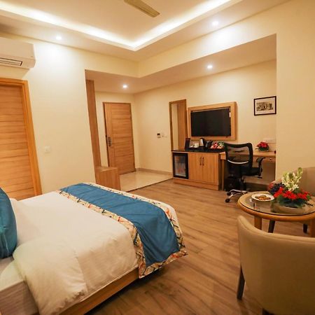 Elora Lords Eco Inn , Lucknow Ngoại thất bức ảnh