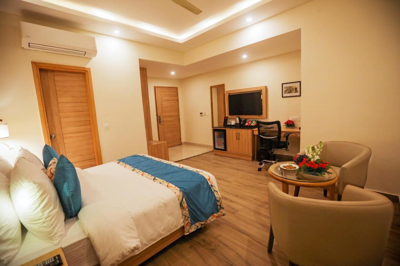 Elora Lords Eco Inn , Lucknow Ngoại thất bức ảnh